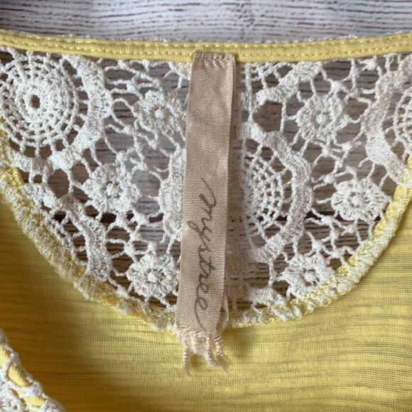 Mystree Yellow Tank Top with Crochet Detail Scoop Neckline Size Medium - Picture 8 of 11